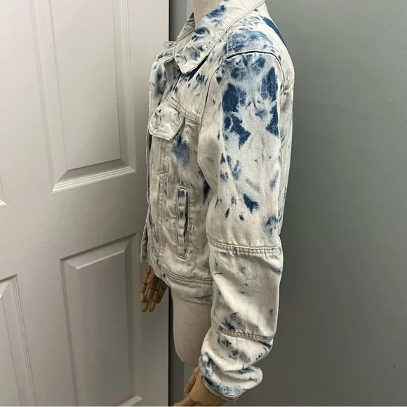 Free People White and Blue Tones Tie Dye Denim Jacket Size Small - Picture 12 of 16